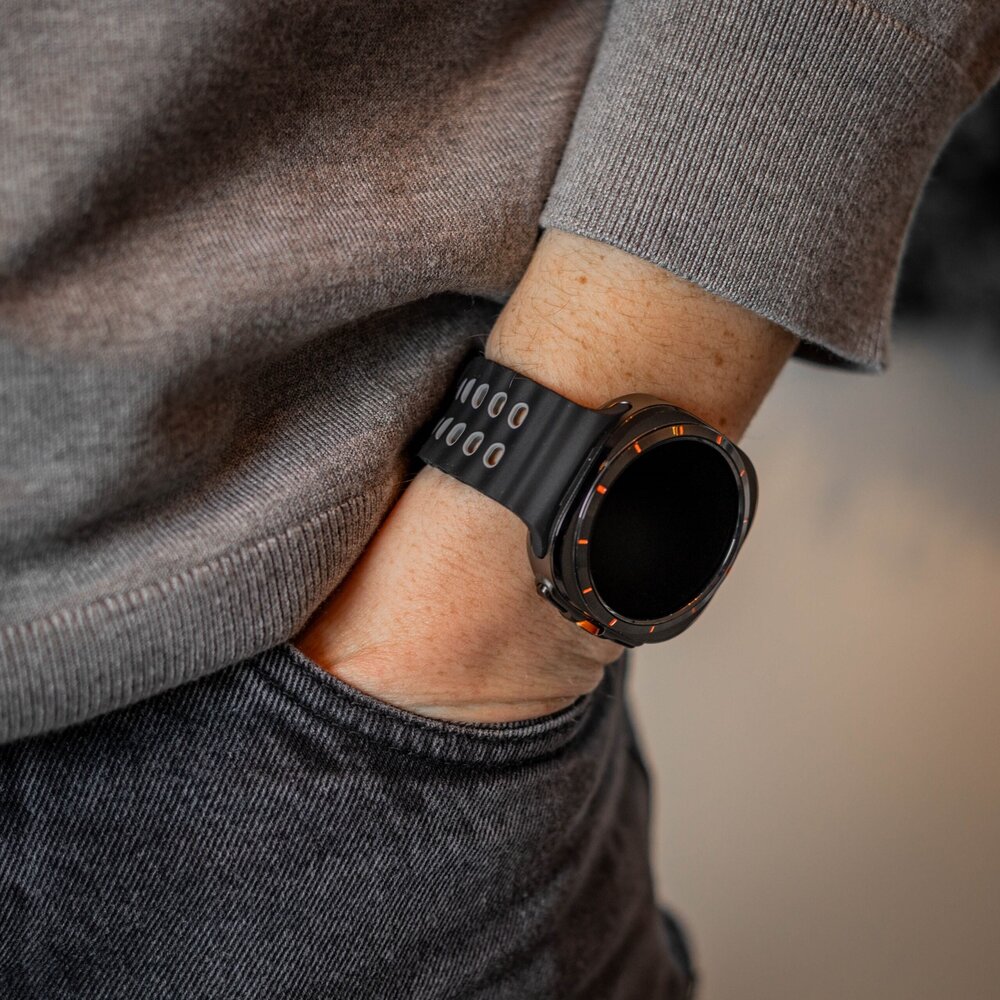 Strap-it Strap-it Bracelet silicone Wave Samsung Galaxy Watch Ultra (noir/gris)