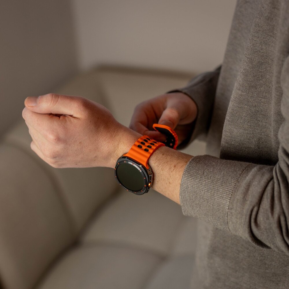 Strap-it Strap-it Bracelet silicone Wave Samsung Galaxy Watch Ultra (orange/noir)
