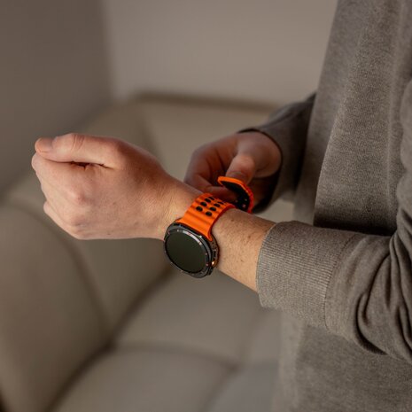 Strap-it Strap-it Bracelet silicone Wave Samsung Galaxy Watch Ultra (orange/noir)