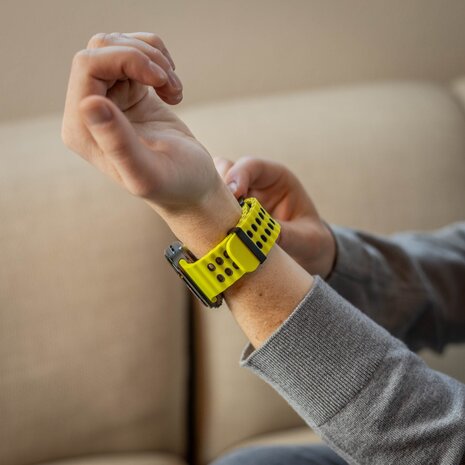 Strap-it Strap-it Bracelet silicone Wave Samsung Galaxy Watch Ultra (lime/gris foncé)