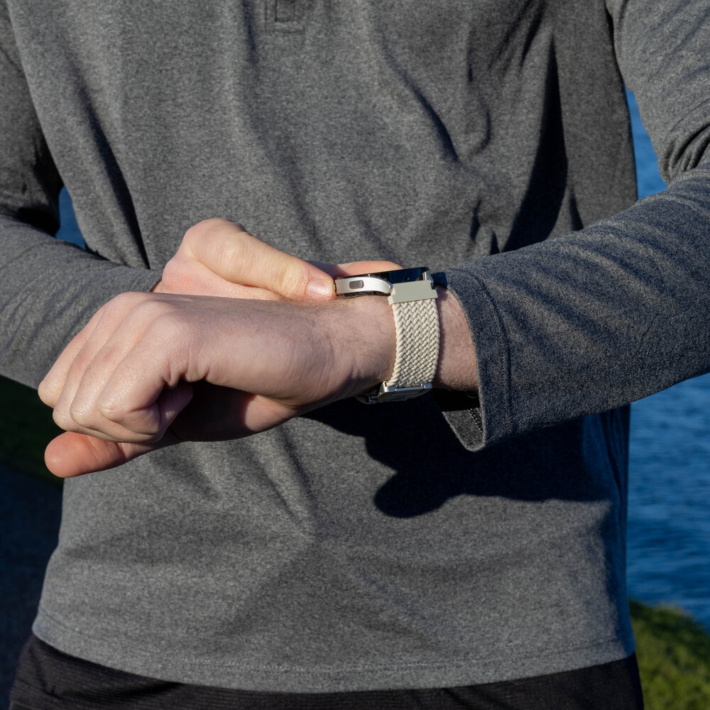 Strap-it Strap-it Bracelet tressé Samsung Galaxy Watch 4 - 44mm avec P-boucle (lumière stellaire)