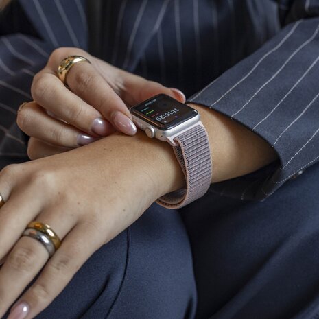 Bandz Bandz Bracelet nylon 'Classique' avec P-buckle Apple Watch (sable rose) Bandz Bandz Bracelet nylon 'Classique' avec P-buckle Apple Watch (sable rose)