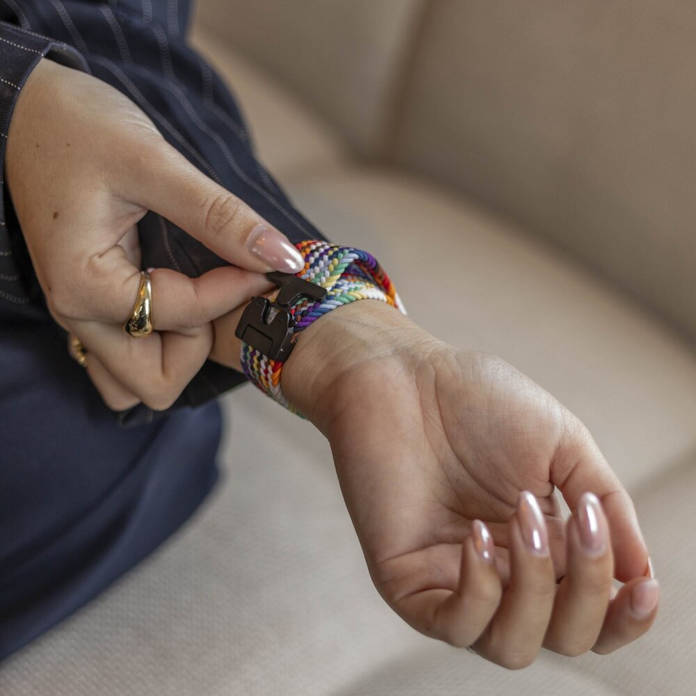 Bandz Bandz Bracelet nylon tressée avec P-buckle Apple Watch (arc-en-ciel)