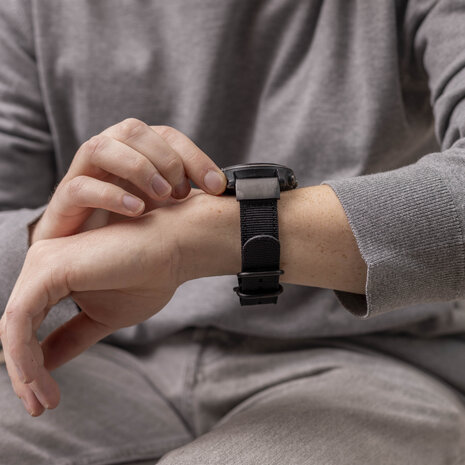 Strap-it Strap-it Bracelet nylon boucle Garmin Tactix 8 - 51mm (noir)