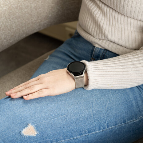 Strap-it Strap-it Bracelet Milanais Samsung Galaxy Watch 4 Classic 46mm (lumière stellaire) Strap-it Strap-it Bracelet Milanais Samsung Galaxy Watch 4 Classic 46mm (lumière stellaire)