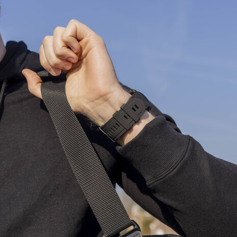 Strap-it Strap-It Bracelet silicone brillant Garmin Fenix 5x/6x (noir)