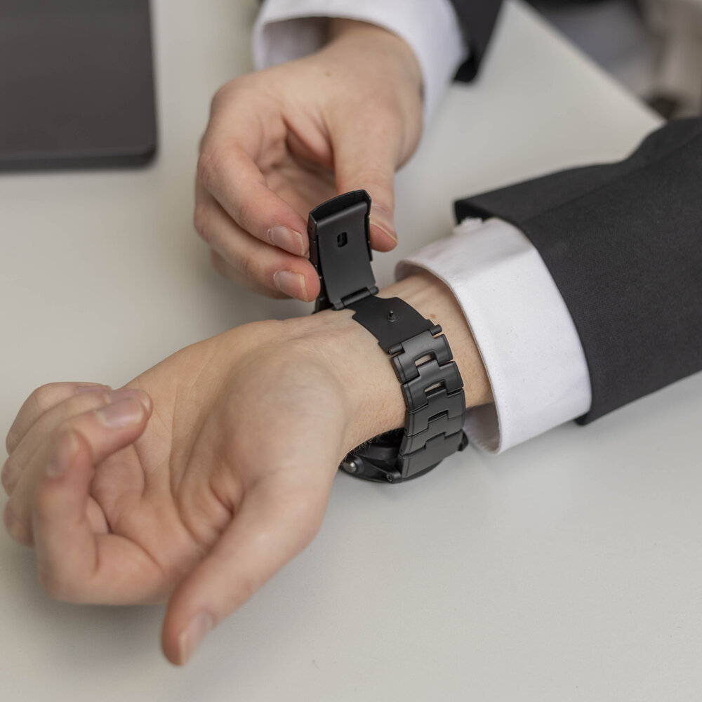 Strap-it Strap-it Bracelet titane Garmin Quatix 3 / 6x / 7x Solar (noir) Strap-it Strap-it Bracelet titane Garmin Quatix 3 / 6x / 7x Solar (noir)