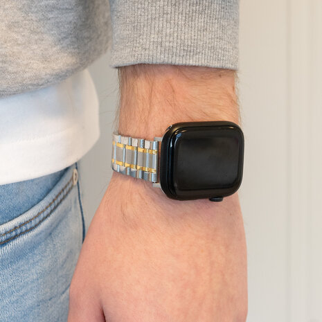 Bandz Bandz Bracelet à maillons acier Deluxe Apple Watch (argent/or) Bandz Bandz Bracelet à maillons acier Deluxe Apple Watch (argent/or)