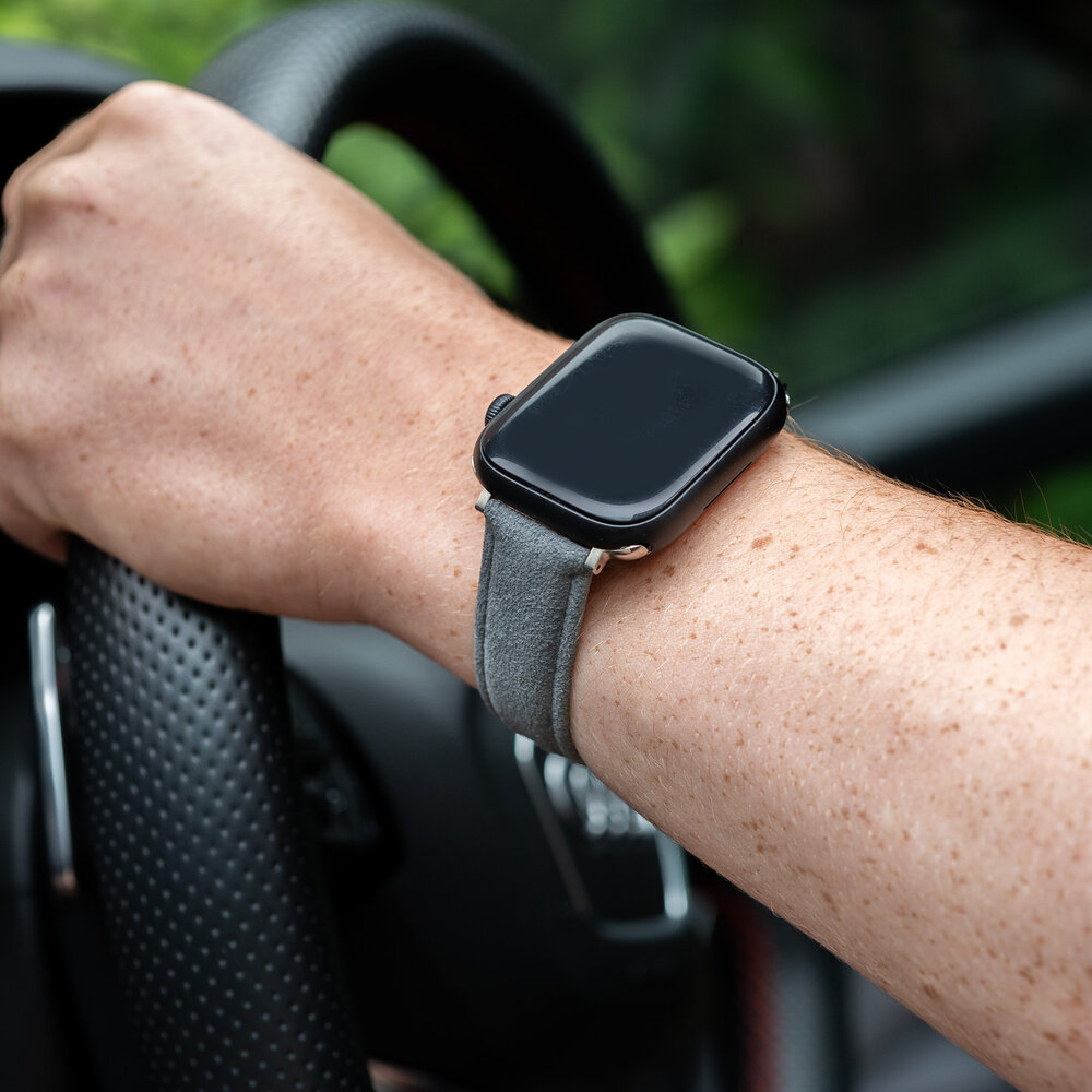 Strap-it Strap-it Bracelet Alcantara avec boucle Apple Watch (gris) Strap-it Strap-it Bracelet Alcantara avec boucle Apple Watch (gris)