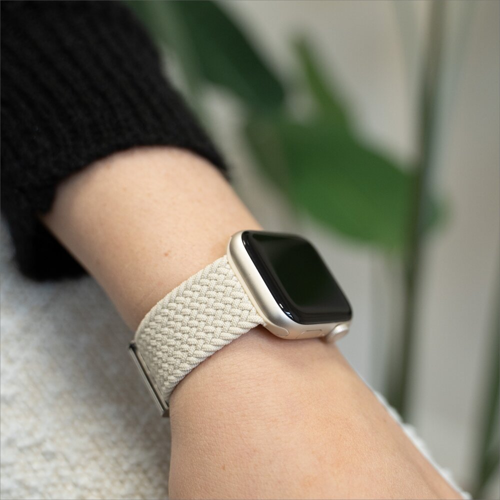 Strap-it Strap-it Bracelet tressé Apple Watch (lumiére stellaire) Strap-it Strap-it Bracelet tressé Apple Watch (lumiére stellaire)