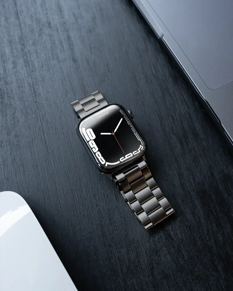 Strap-it Strap-it Bracelet titane Apple Watch 8 (gris)