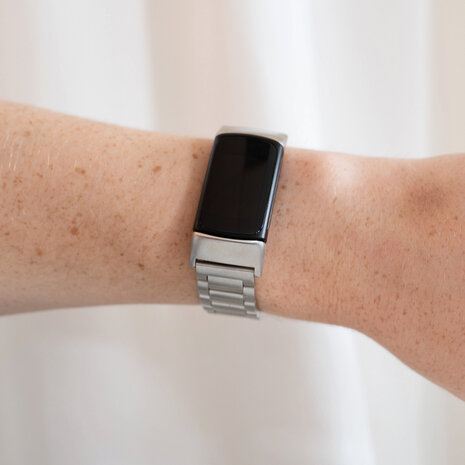 Strap-it Strap-it Bracelet acier Fitbit Charge 6 (argent)
