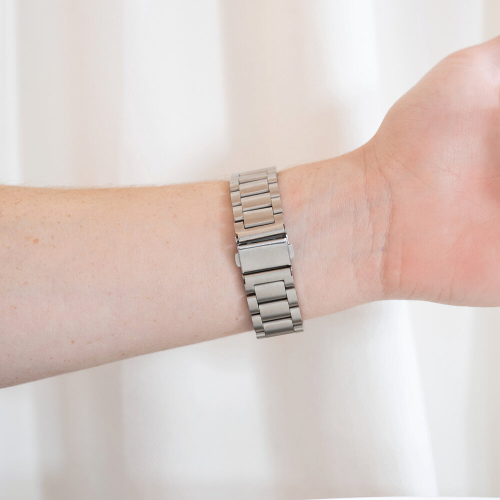 Strap-it Strap-it Bracelet acier Fitbit Charge 6 (argent)