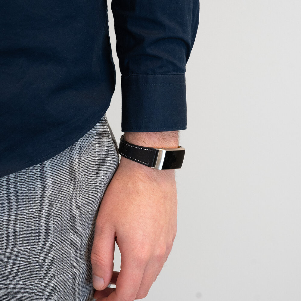 Bandz Bandz Bracelet cuir 'Deluxe' Fitbit Charge 4 (noir) Bandz Bandz Bracelet cuir 'Deluxe' Fitbit Charge 4 (noir)