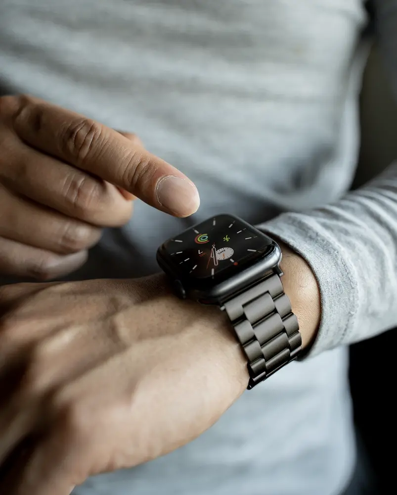 Strap-it Strap-it Bracelet titane Apple Watch (gris)