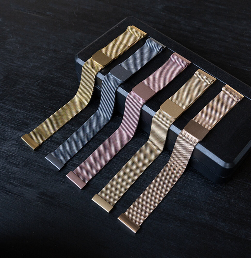 Strap-it Strap-it Bracelet Milanais Fitbit Charge 5 (gris sidéral) Strap-it Strap-it Bracelet Milanais Fitbit Charge 5 (gris sidéral)