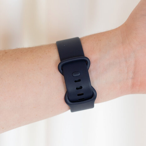 Strap-it Strap-it Bracelet silicone Fitbit Charge 6 (blue foncé)