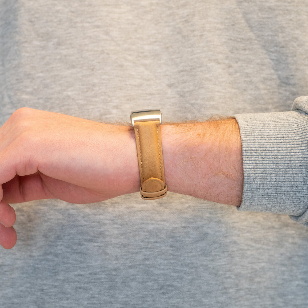 Bandz Bandz Bracelet cuir véritable Fitbit Charge 4 (marron)