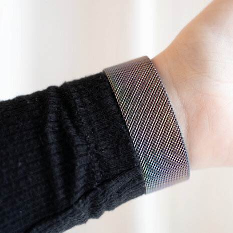 Strap-it Strap-it Bracelet Milanais Fitbit Charge 5 (arc-en-ciel) Strap-it Strap-it Bracelet Milanais Fitbit Charge 5 (arc-en-ciel)