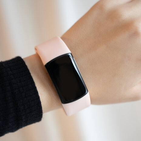 Strap-it Strap-it Bracelet silicone Fitbit Charge 6 (rose clair)