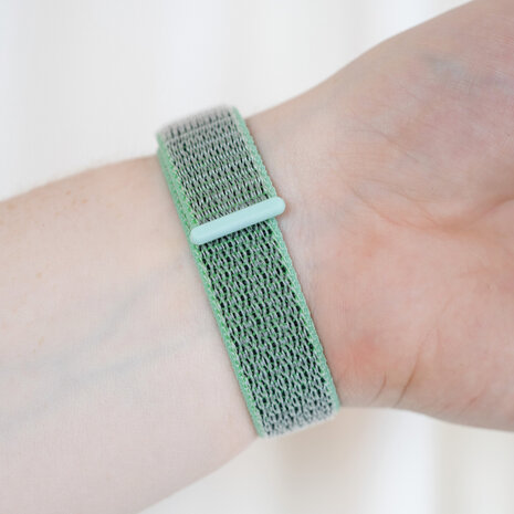 Strap-it Strap-it Bracelet nylon Fitbit Charge 6 (menthe)