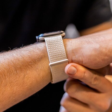 Strap-it Strap-it Bracelet Apple Watch nylon (lumière stellaire)