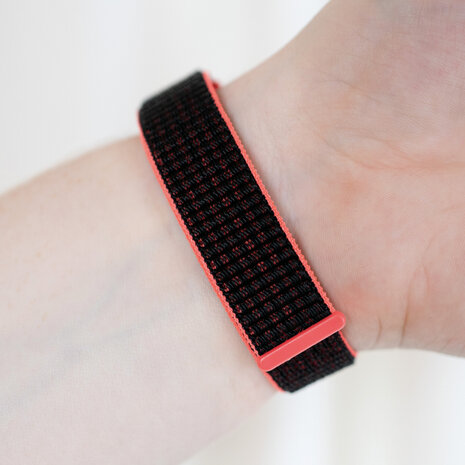 Strap-it Strap-it Bracelet nylon Fitbit Charge 5 (rouge/noir)
