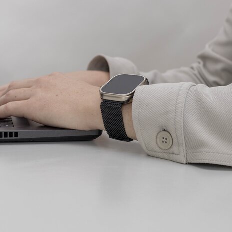 Strap-it Strap-it Bracelet Milanais en titane Apple Watch (noir)