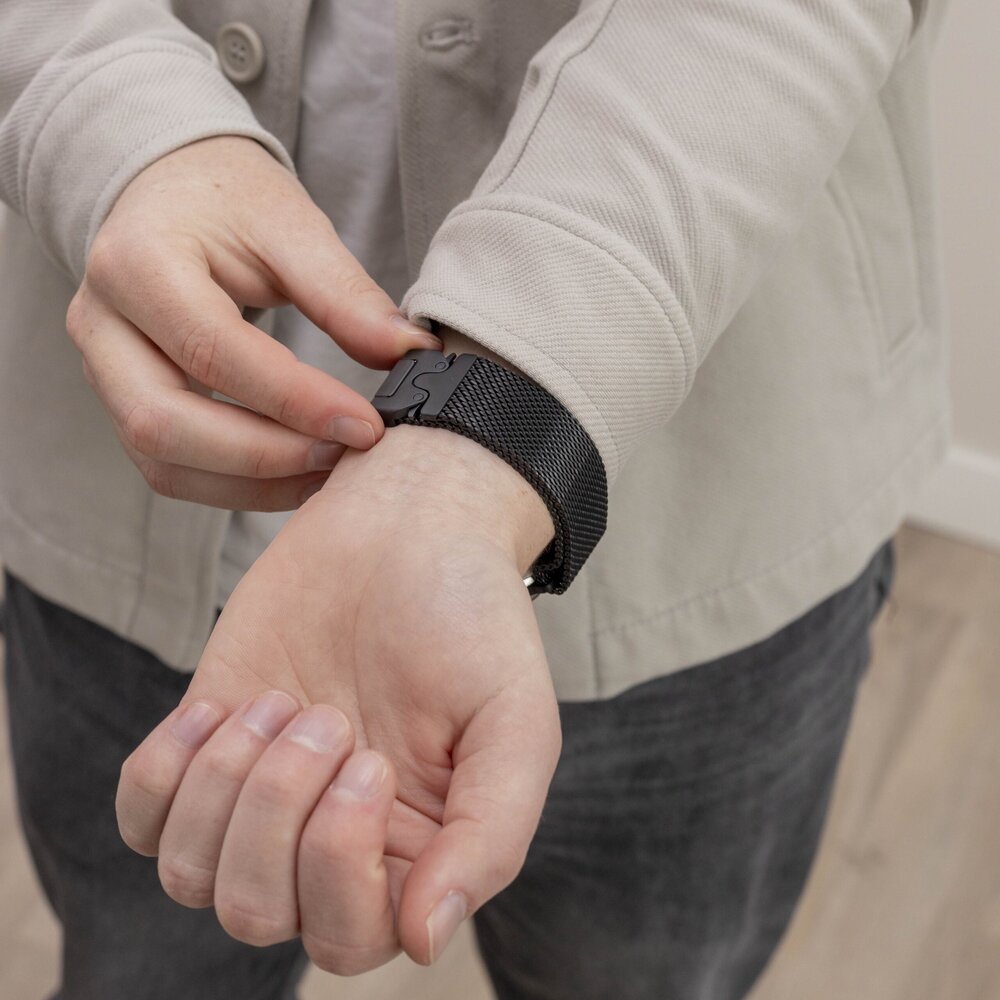 Strap-it Strap-it Bracelet Milanais en titane Apple Watch (noir)