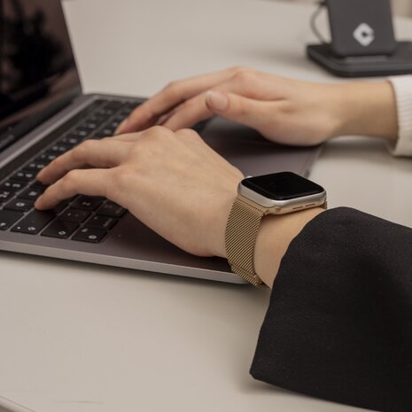 Strap-it Strap-it Bracelet Milanaise Apple Watch (rétro or)