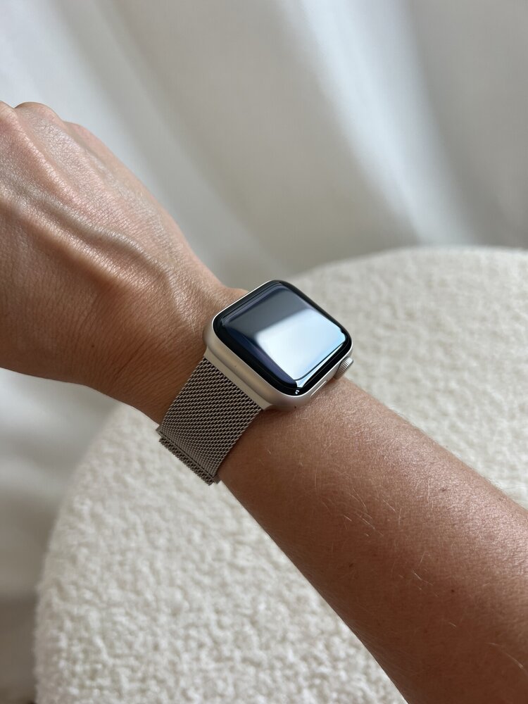 xoxo Wildhearts Xoxo Wildhearts Bracelet Milanais Apple Watch (lumière stellaire) xoxo Wildhearts Xoxo Wildhearts Bracelet Milanais Apple Watch (lumière stellaire)