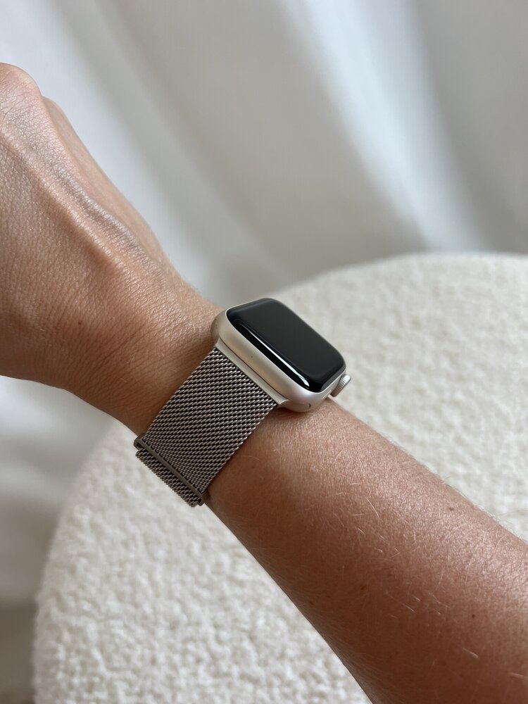 xoxo Wildhearts Xoxo Wildhearts Bracelet Milanais Apple Watch (lumière stellaire) xoxo Wildhearts Xoxo Wildhearts Bracelet Milanais Apple Watch (lumière stellaire)