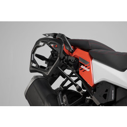 SW-Motech Soporte Lateral PRO Suzuki V-Strom 1050 ('20+)/XT | Negro