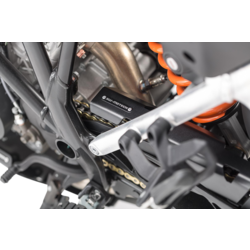 SW-Motech Extensión Cubrecadenas KTM Super A 1290 T/R/S ('15-'20)/A 1090/1190/R/1050 | Negro, Anodizado