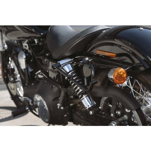 SW-Motech SLC Zijdrager Links Harley-Davidson FXDB 1584/FXDB 1690/FXDC 1584/FXDC 1690/FXDL 1690/FXDLS 1800/FXDWG 1584/FXDWG 1690 | Zwart