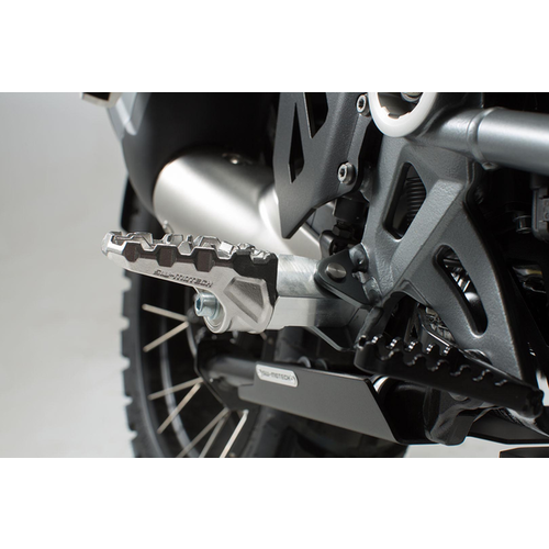 SW-Motech Evolution Voetsteun Yamaha MT-09 Tracer 9/GT ('21-'22) | Zwart Zilver