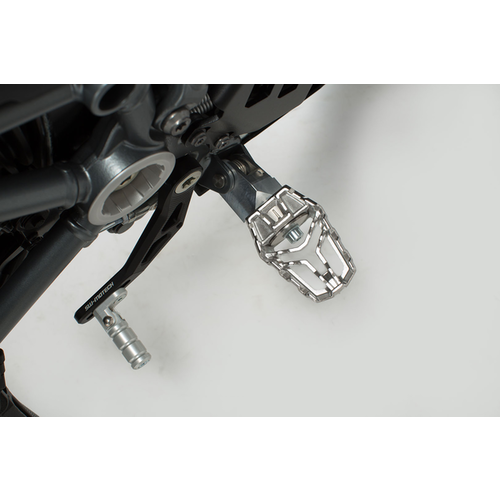 SW-Motech Evolution Fußstütze Yamaha MT-09 Tracer 9/GT ('21-'22) | Schwarzes Silber