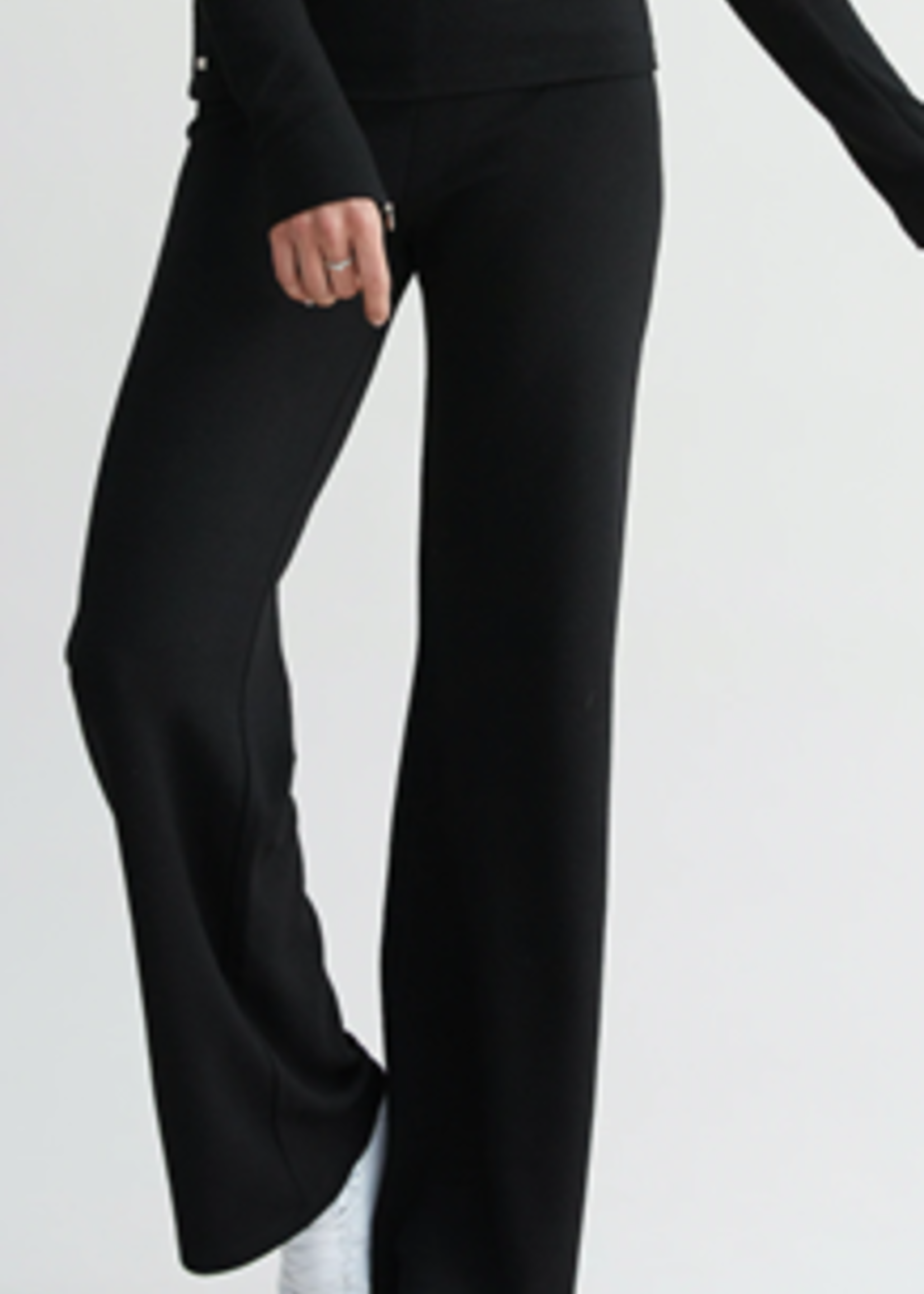 Lune Active Lune Active - Forest soft structured flared pants - Black