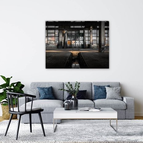Schilderij Inrichting van een verlaten industriegebouw | 120 x 90 cm glasschilderij Schilderij Inrichting van een verlaten industriegebouw | 120 x 90 cm glasschilderij