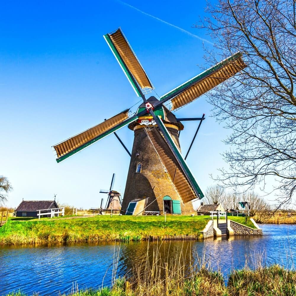 Wees tevreden trui Brengen Traditionele Hollandse molen in Kinderdijk • 50 x 50 cm •  Glazenschilderijen.nl