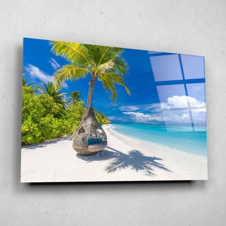 Distributie dozijn Betuttelen Relax strandstoel op wit zandstrand en bij een kalme zee • 60 x 40 cm •  Glazenschilderijen.nl