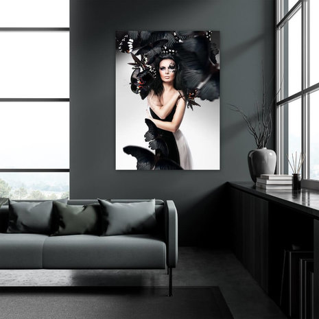 Schilderij Vrouw samen met zwarte vlinders | 75 x 100 cm glasschilderij Schilderij Vrouw samen met zwarte vlinders | 75 x 100 cm glasschilderij