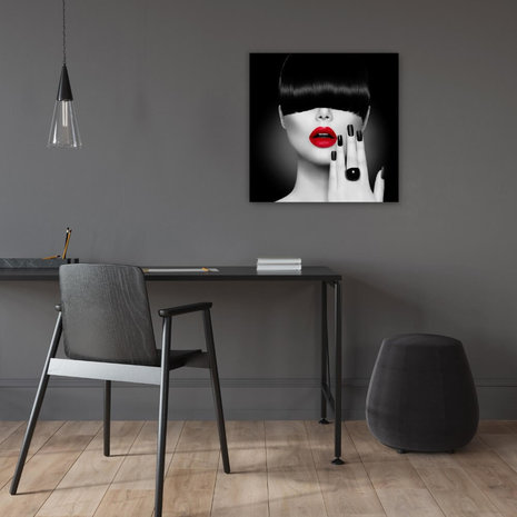 Schilderij Trendy haarstijl en make-up | 60 x 60 cm glasschilderij Schilderij Trendy haarstijl en make-up | 60 x 60 cm glasschilderij