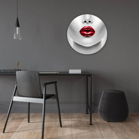 Schilderij Close-up gezicht met sexy rode Lippen | Rond 60 cm glasschilderij Schilderij Close-up gezicht met sexy rode Lippen | Rond 60 cm glasschilderij