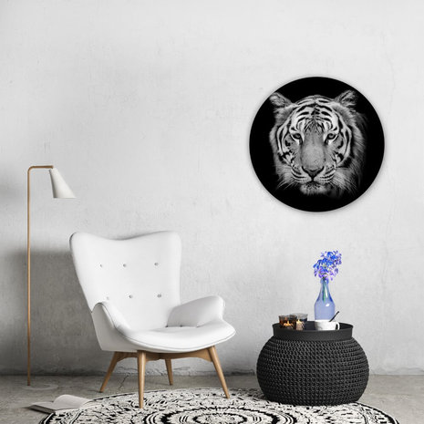 Schilderij Prachtige close-up van tijger in zwart-wit | Rond 70 cm glasschilderij Schilderij Prachtige close-up van tijger in zwart-wit | Rond 70 cm glasschilderij