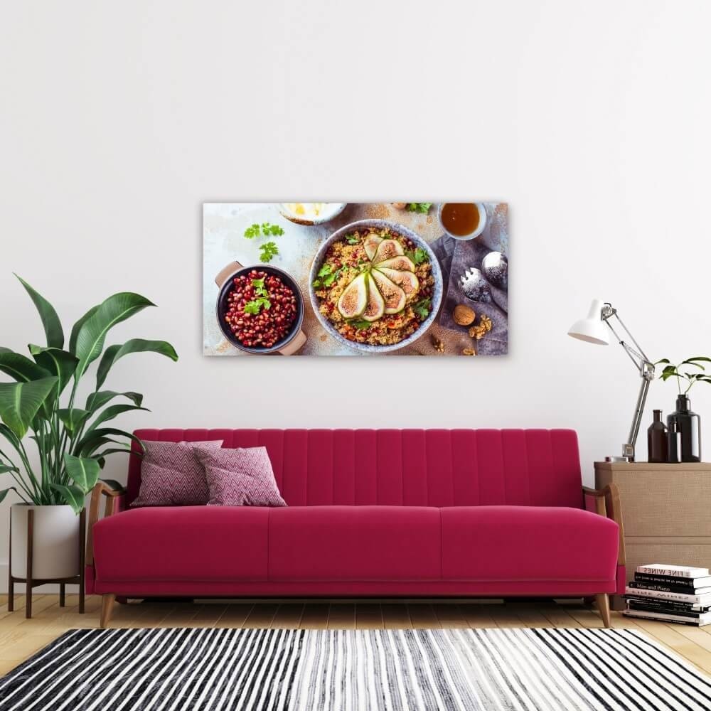 Schilderij Close-up lekkere gezonde couscous salade | 120 x 60 cm glasschilderij Schilderij Close-up lekkere gezonde couscous salade | 120 x 60 cm glasschilderij