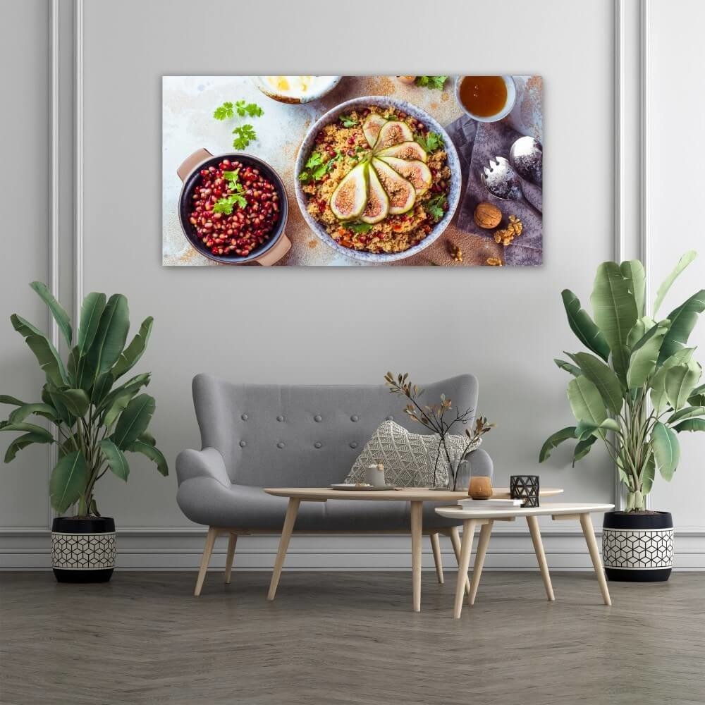 Schilderij Close-up lekkere gezonde couscous salade | 120 x 60 cm glasschilderij Schilderij Close-up lekkere gezonde couscous salade | 120 x 60 cm glasschilderij