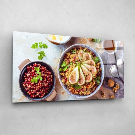 Schilderij Close-up lekkere gezonde couscous salade | 140 x 70 cm glasschilderij Schilderij Close-up lekkere gezonde couscous salade | 140 x 70 cm glasschilderij