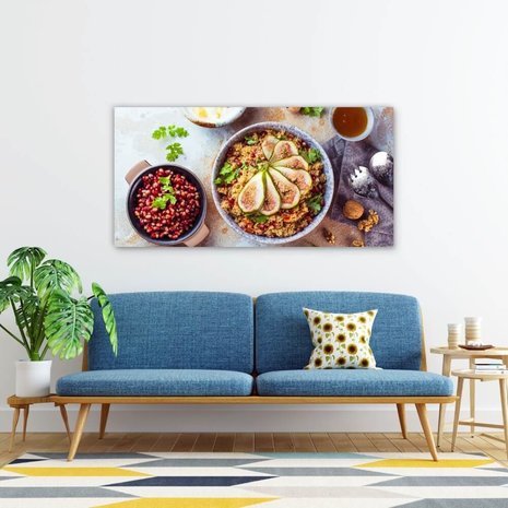 Schilderij Close-up lekkere gezonde couscous salade | 140 x 70 cm glasschilderij Schilderij Close-up lekkere gezonde couscous salade | 140 x 70 cm glasschilderij