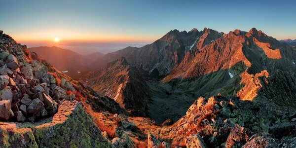Schilderij Opkomende zon in de bergen | 110 x 55 cm glasschilderij Schilderij Opkomende zon in de bergen | 110 x 55 cm glasschilderij